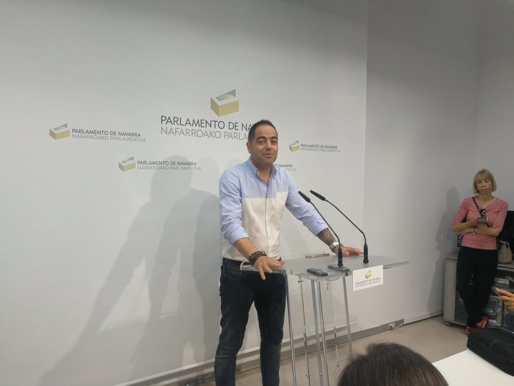 Ramón Alzórriz comparece tras la reunión de hoy. (@MartxeloDiaz)