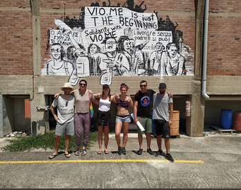 Brigadistak Viome Tesalonika kanpoaldean dagoen fabrika okupatuan. (Askapena)