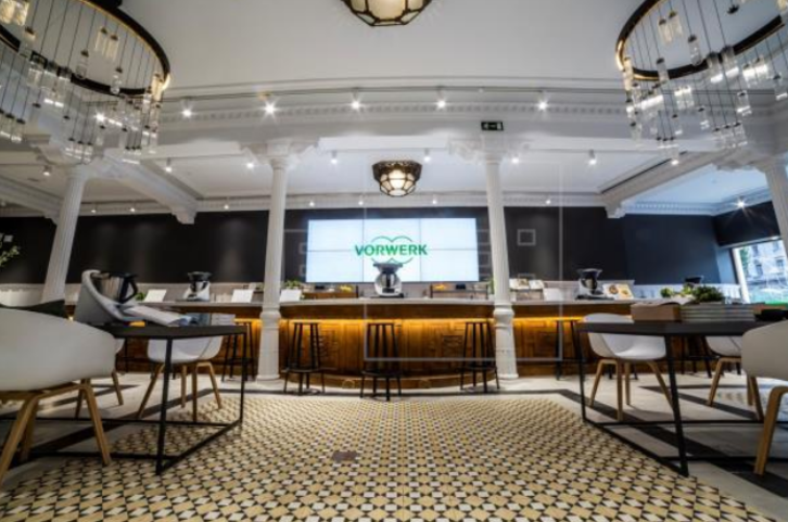 La tienda para la venta de Thermomix se ubica en el antiguo café La Granja.