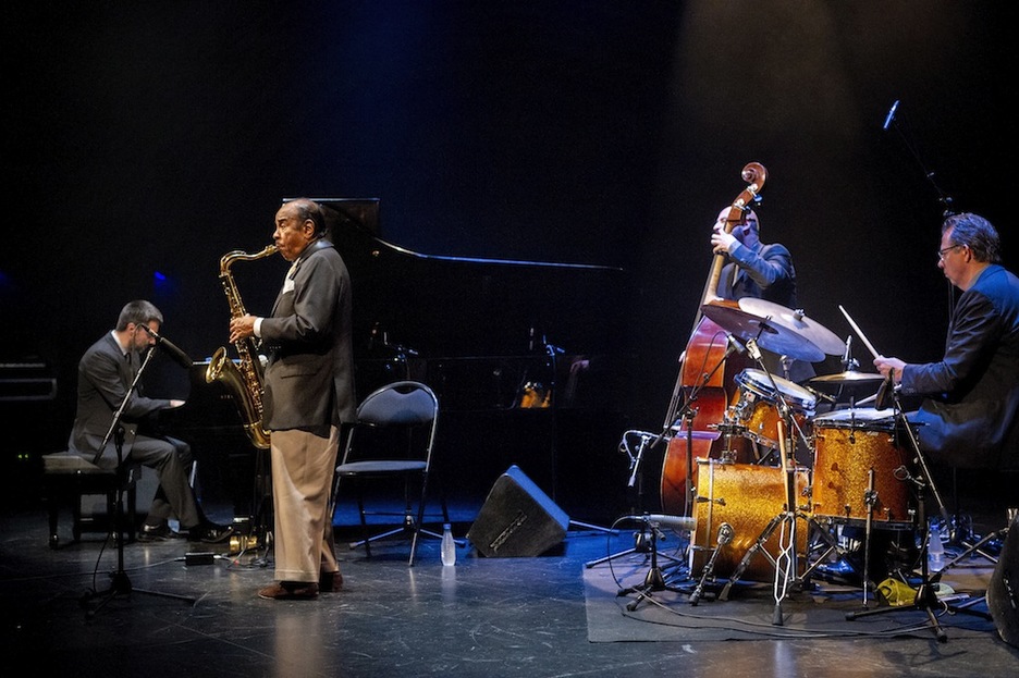 Benny Golson abrió la serie de veladas del festival el pasado lunes. (Jaizki FONTANEDA / FOKU) Benny Golson abrió la serie de veladas del festival el pasado lunes. (Jaizki FONTANEDA / FOKU)