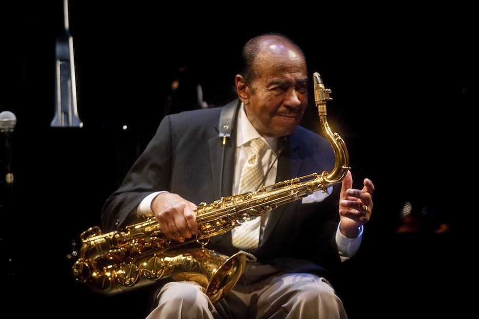 Golson, a sus 90 años, hizo revivir varias épocas de la historia del jazz. (Jaizki FONTANEDA/FOKU) Golson, a sus 90 años, hizo revivir varias épocas de la historia del jazz. (Jaizki FONTANEDA/FOKU)