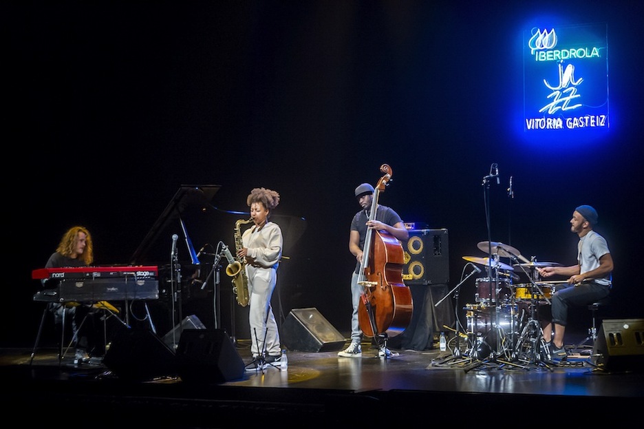 Un momento de la actuación de Nubya García. (Jaizki FONTANEDA/FOKU) Un momento de la actuación de Nubya García. (Jaizki FONTANEDA/FOKU)