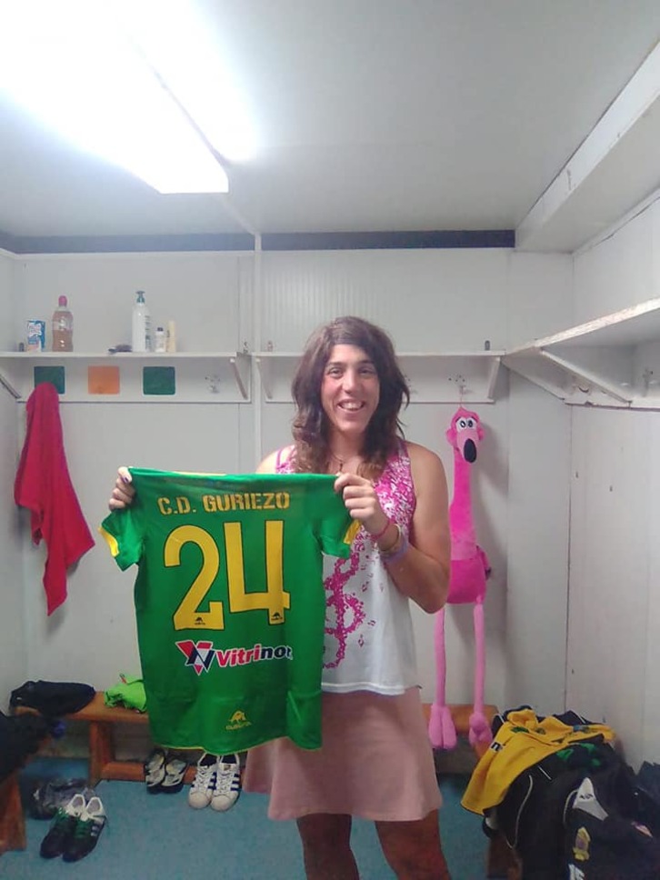 Izaro Antxia, luce con la camiseta del CD Guriezo. (Facebook)