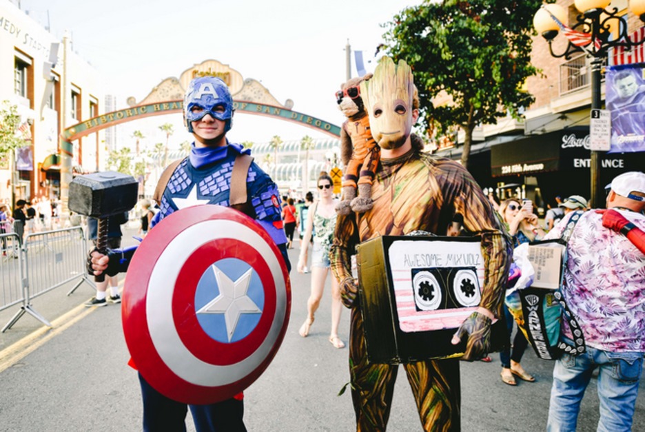Capitán América y Groot, de ‘Los vengadores’. (Matt WINKELMEYER / AFP)