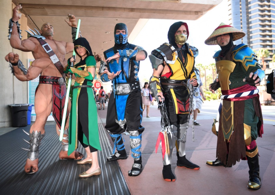 Varios personajes de ’Mortal Kombat’. (Robyn BECK / AFP)