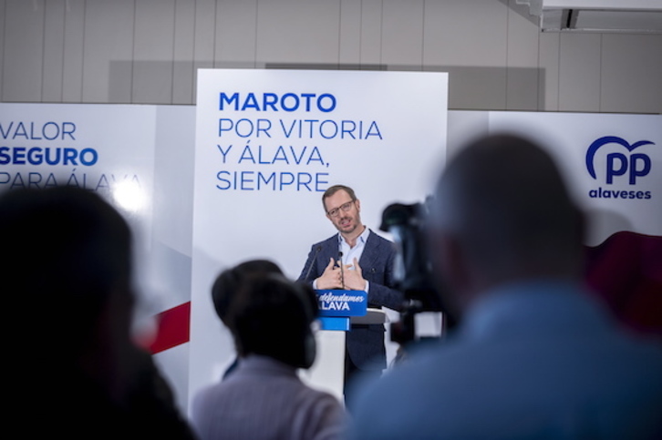 Maroto durante la campaña «por Vitoria y Álava siempre». 