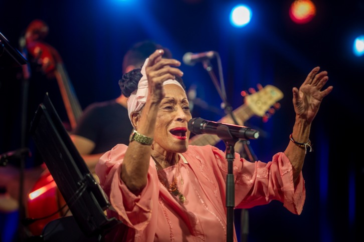 Omara Portuondo actuó en Gasteiz en julio. (Jaizki FONTANEDA / FOKU)