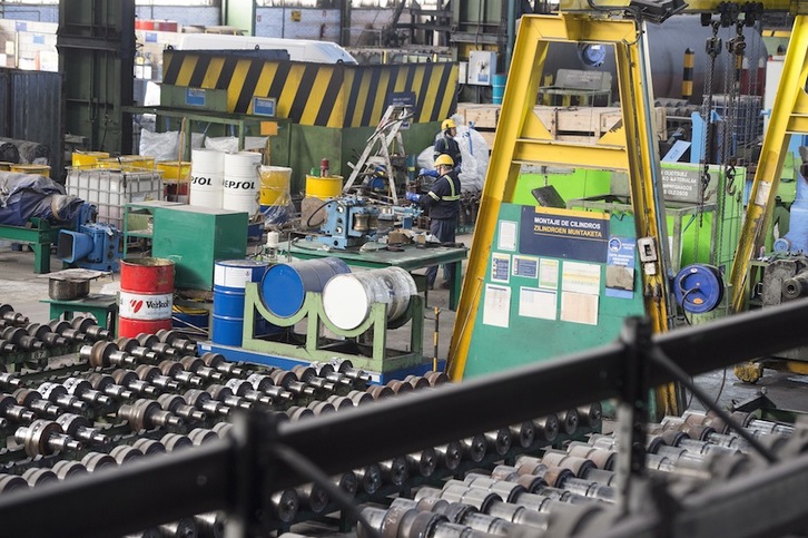Interior de la planta de Sidenor en Basauri. (Monika DEL VALLE | FOKU)