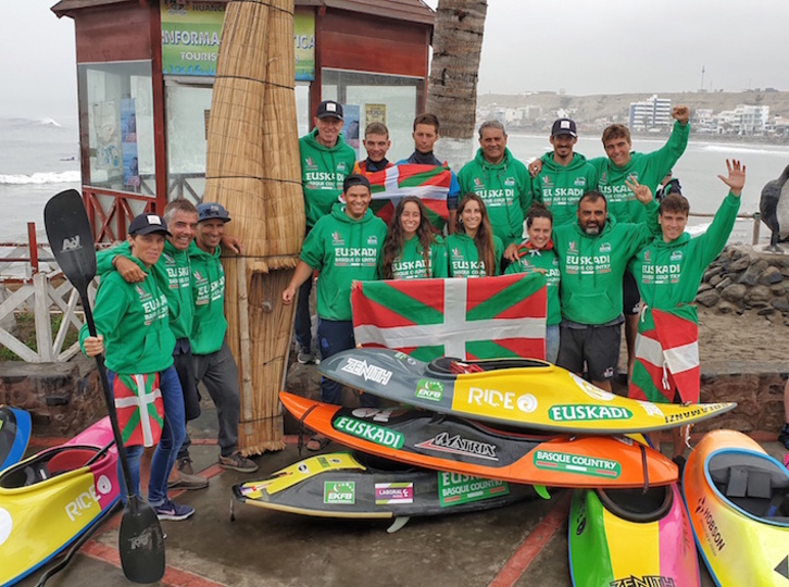 Los integrantes de la Euskal Selekzioa de kayak surf ya están compitiendo en Perú. (EUSKAL KIROLA)