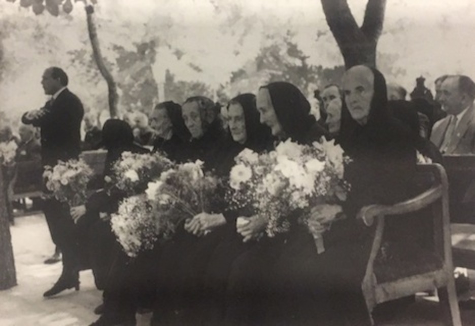 Homenaje a la Vejez, 1957.