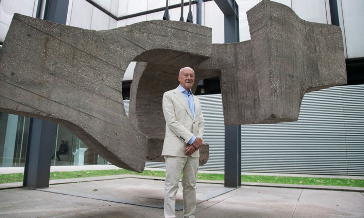 El arquitecto británico asistió al curso de museografía del BBAA en 2018. (June PRIETO / FOKU)