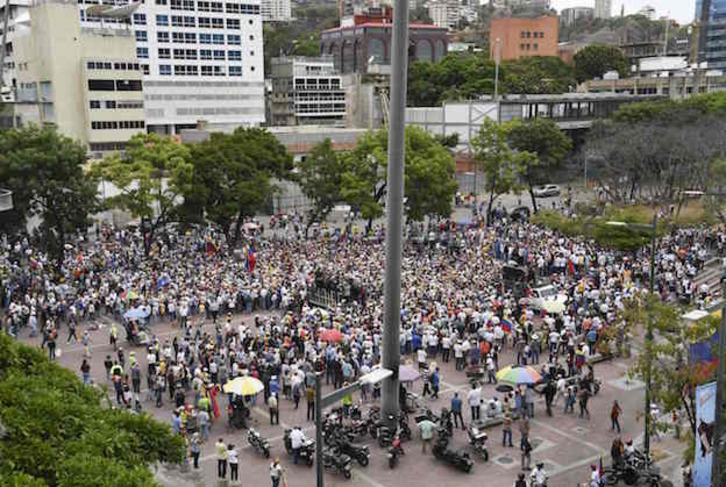 Acto de la oposición venezolana celebrado este martes en Caracas. (YURI CORTEZ / AFP)