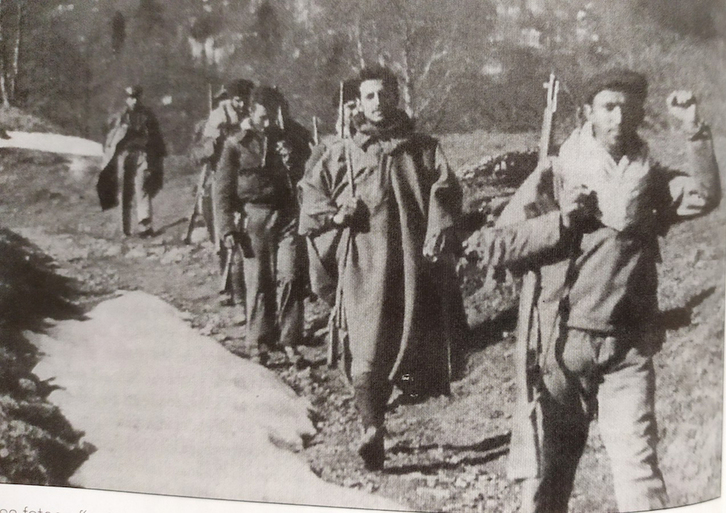 Foto de guerrilleros en el Pirineo bearnés, publicada en el periódico ‘La Dêpeche du Midi’.