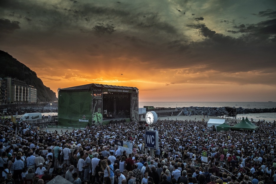 Donostiako Jazzaldia Joan Baez eta Jamie Cullumek ireki zuten.