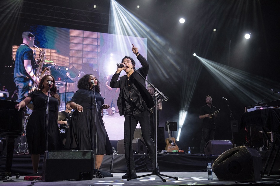 Donostiako Jazzaldia Joan Baez eta Jamie Cullumek ireki zuten.