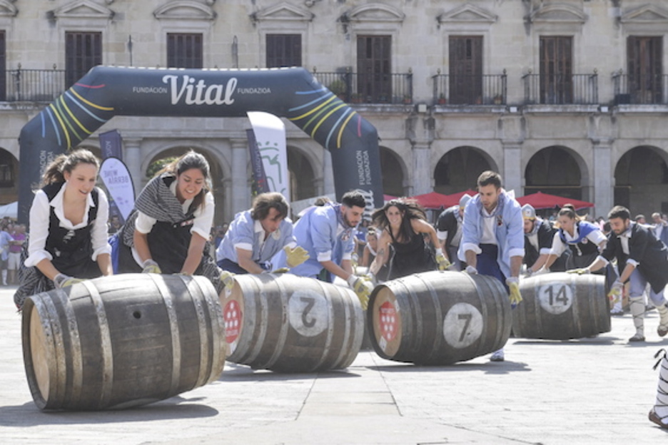 Goizean egin da barriken lasterketa. (Idoia ZABALETA/FOKU)
