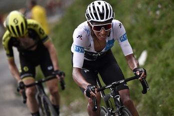 Egan Bernalek erakustaldia eman du Iseran mendatean gora (Marco BERTORELLO / AFP)