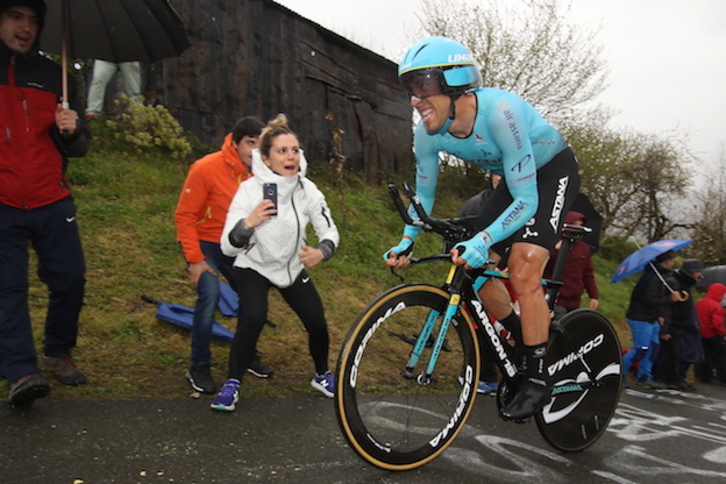 Omar Fraile, el pasado abril en Euskal Herriko Itzulia. (Oskar MATXIN / FOKU)