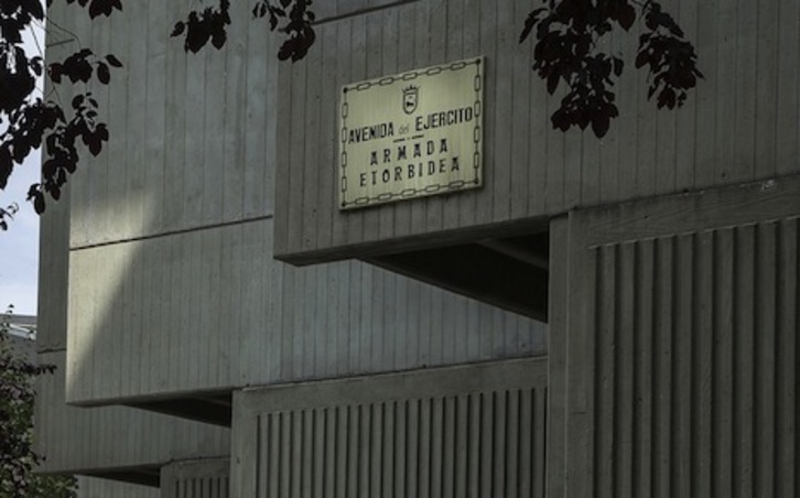 Una de las principales arterias de Iruñea vuelve a estar dedicada al Ejército español en lugar de a la reina navarra Catalina de Foix. (AYUNTAMIENTO DE IRUÑEA)