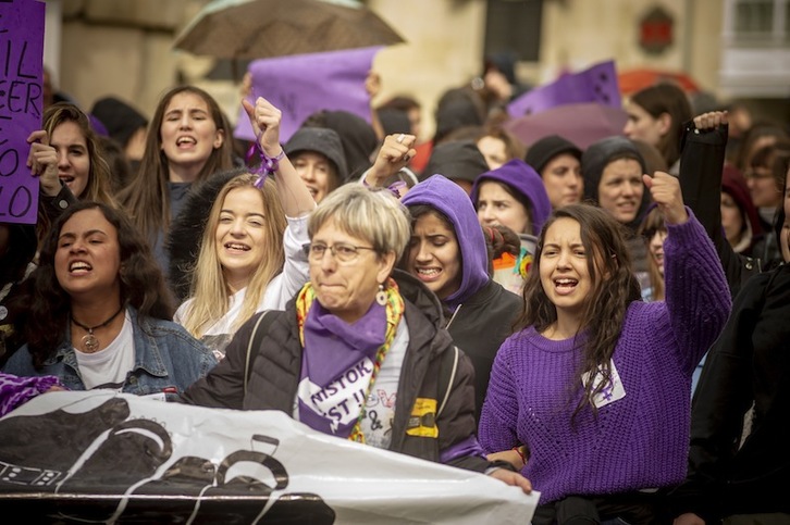 Movilización feminista en Gasteiz, que se repetirá esta tarde en la Virgen Blanca. (Jaizki FONTANEDA | FOKU)
