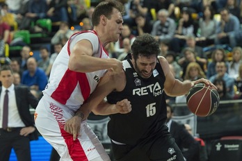 Bilbao Basketek Baskoniaren Miribillan aurka galdu zuen maila; laugarren jardunaldian ikusiko dute berriz elkar. (Monika DEL VALLE / FOKU)
