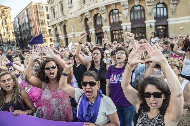 Movilización de protesta que llenó la Plaza del Arriaga el pasado viernes. (Marisol RAMIREZ | FOKU)