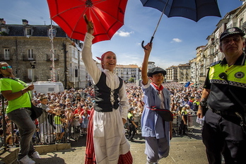 Descenso de Zeledon Txiki y Edurne. (Jaizki FONTANEDA/FOKU)
