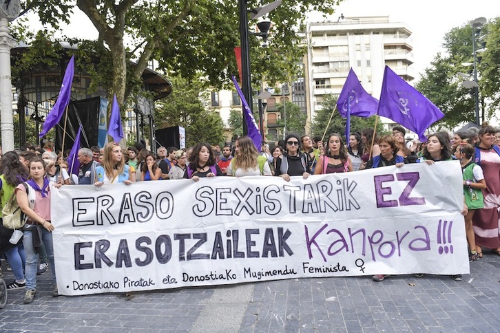 Donostiako Piratak, en una protesta el pasado año contra agresiones machistas. (Idoia ZABALETA | FOKU)