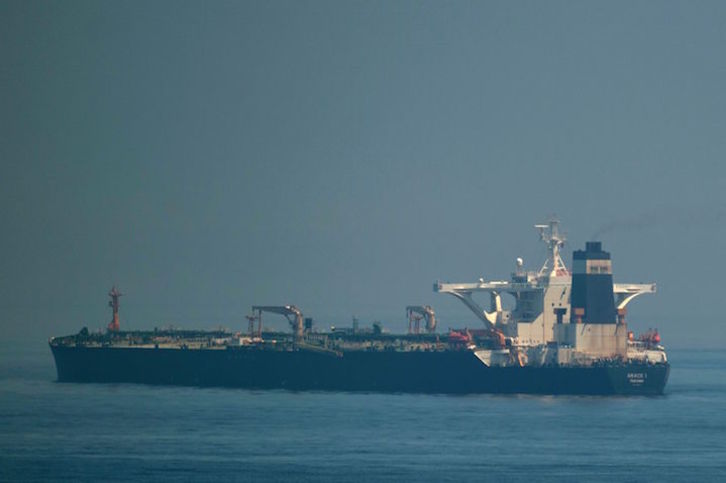 Imagen del petrolero iraní Grace 1, en aguas de Gibraltar. (Jorge GUERRERO/AFP)