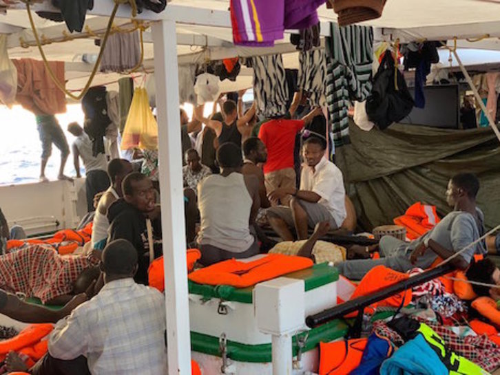 Migrantes rescatado en el Open Arms, en una imagen de archivo. (OPEN ARMS)