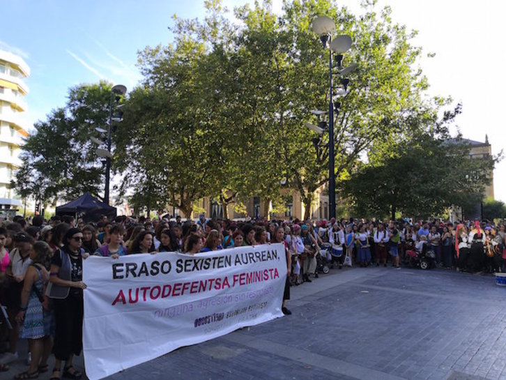 Protesta este viernes en el Boulevard ante las numerosas agresiones machistas de los últimos días. (@izanpirata)