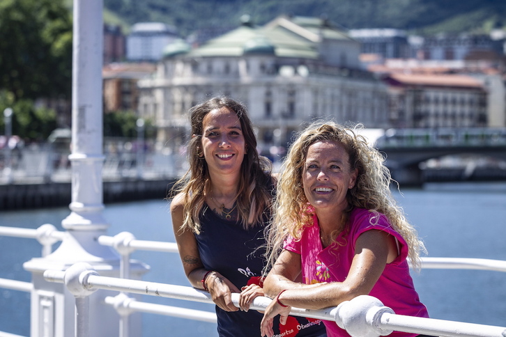 Itsasne Nuñez eta Beatriz Sever, txupinera eta pregoilaria. (Aritz LOIOLA / FOKU)