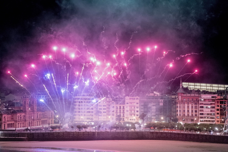 Espectáculo de Scarsella Fireworks en Donostia. (Iñigo URIZ / FOKU)