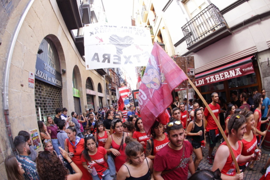 Kalejira de las comparsas. (Endika PORTILLO/FOKU) Kalejira de las comparsas. (Endika PORTILLO/FOKU)