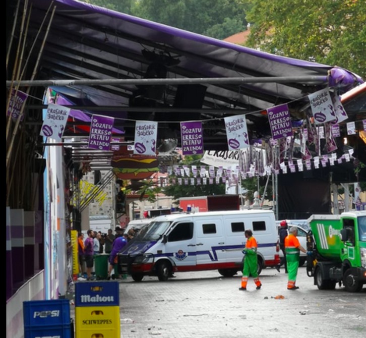 La Ertzaintza en Txori Barrote. (Aritz GARATE)