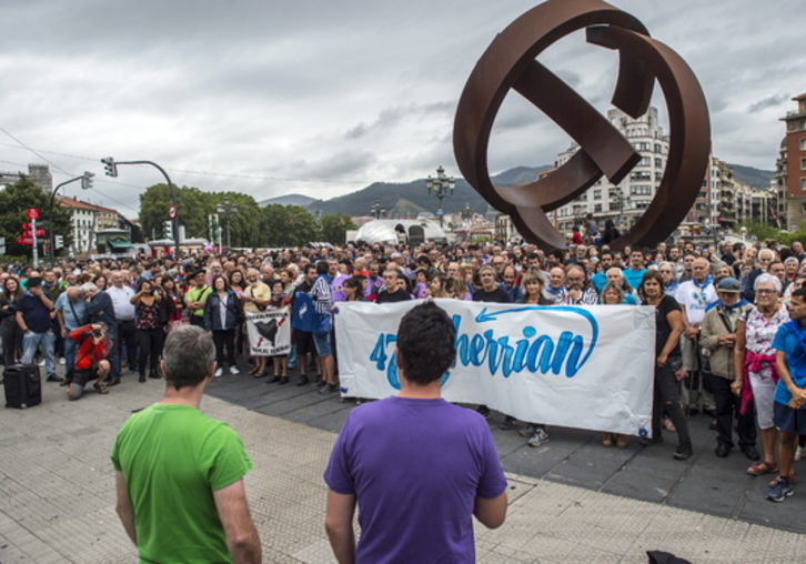 Concentración de esta tarde en Bilbo. (Marisol RAMÍREZ/FOKU)