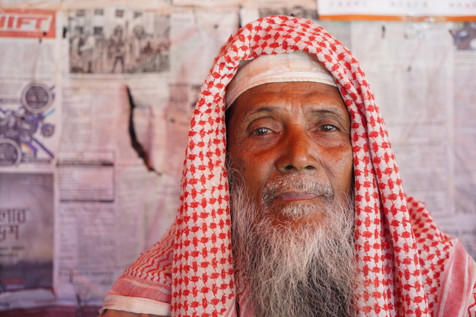 Soyud Hussain lleva cuatro años en Kutupalong. Uno de sus hijos murió a manos del Ejército birmano tras ser secuestrado. Su otro hijo vive con el campo de acogida. (Dalila MAHDAWI)