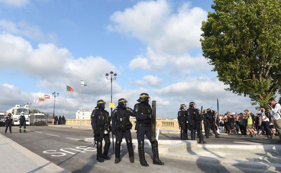 Amplísimo despliegue policial. (Gaizka IROZ/AFP)