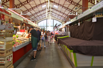 Le G7 ne fait pas le plein des Halles de Biarritz. © Ester GRAN