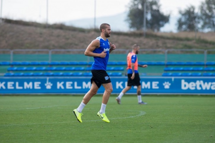 Laguardia, durante el entrenamiento de ayer. (ALAVÉS)