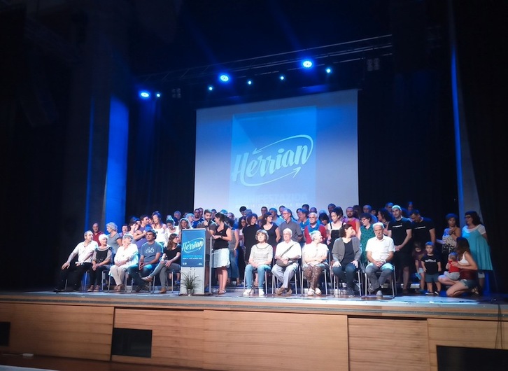 Azpeitiako Sanagustin kulturgunean egin dute prentsa agerraldia.