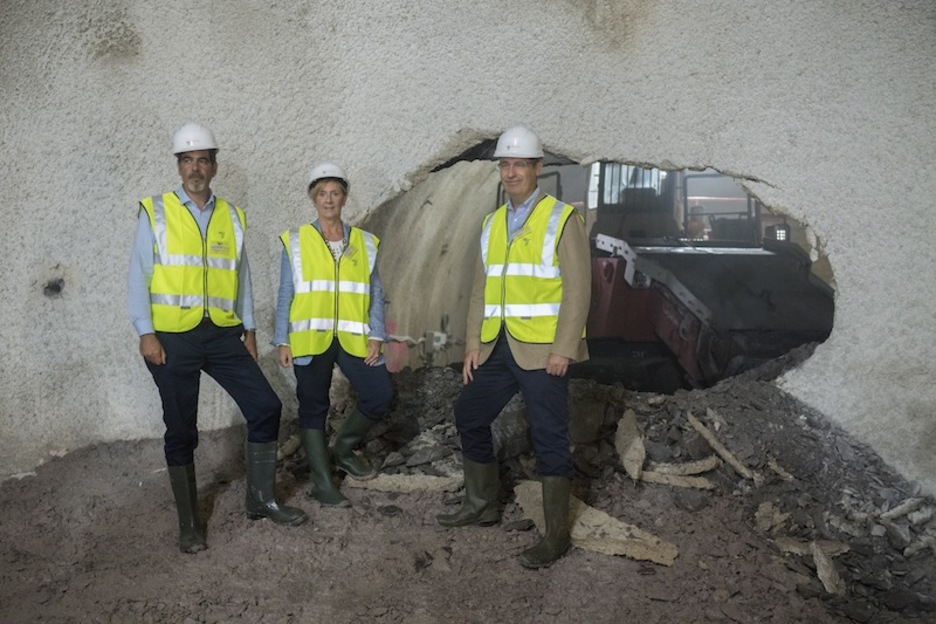 Goya, Tapia y Olano; alcalde, consejera y diputado general. Goya, Tapia y Olano; alcalde, consejera y diputado general.