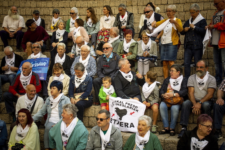 Etxerat ha comparecido en Gasteiz con motivo de la manifestación de Bilbo. (Jaizki FONTANEDA / FOKU)