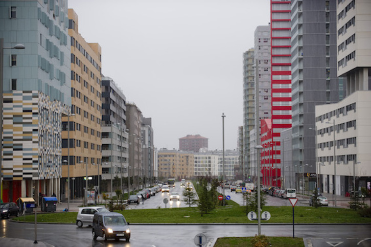 Bloques de viviendas en el barrio de Salburua. (Raul BOGAJO/FOKU)