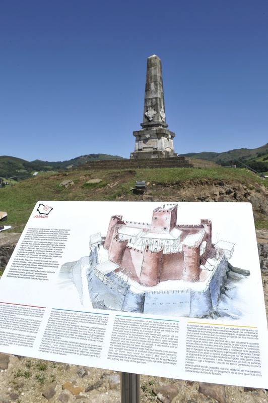  Presentación de la espada encontrada en las ruinas de Amaiur. (Idoia ZABALETA/FOKU)