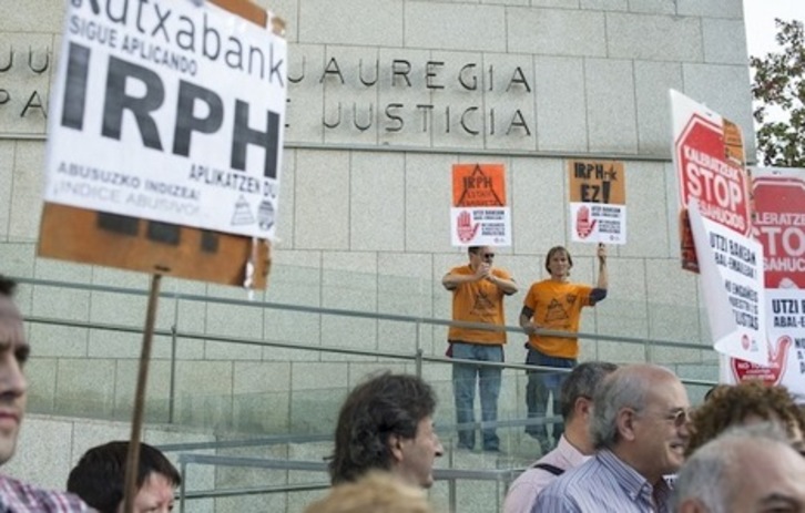 Movilización en Donostia contra el IRPH.