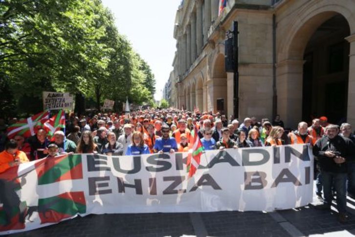 Cabecera de la marcha celebrada en Donostia el pasado mayo. (Gipuzkoako Ehiza Federazioa)