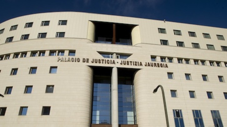 El juicio se está desarrollando en la Audiencia de Iruñea. (NAIZ)