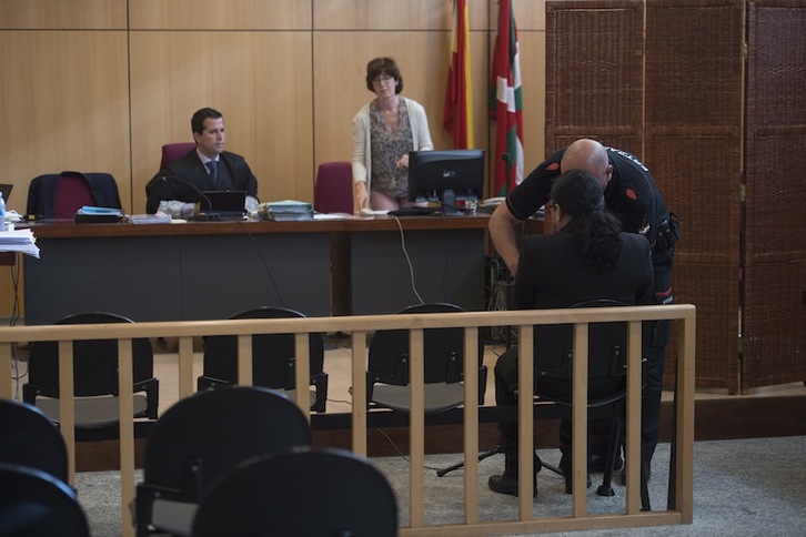 El tatuador, en el banquillo en la primera sesión del juicio. (Juan Carlos RUIZ | FOKU)