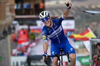 Rémi Cavagna celebra su victoria más importante en Toledo. (Óscar del POZO/AFP) 